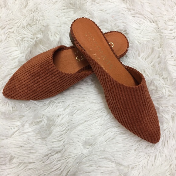 Coconuts by Matisse Shoes - NWOT Coconuts Rust colored Corduroy Slides size 6.5